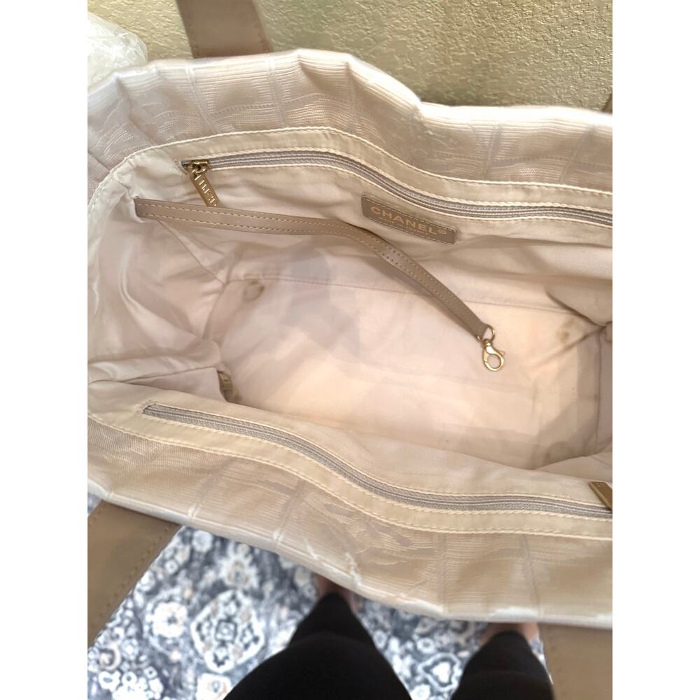 Vintage Chanel Travel Line Tote PM Beige Tan Jacquard CC Canvas Leather Handles - Picture 9 of 11